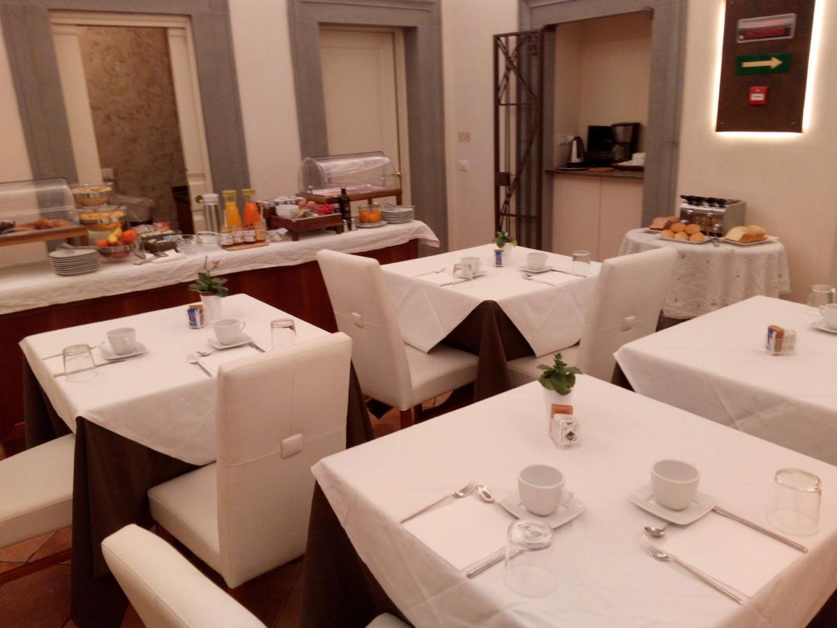 Hotel Renaissance Firenze Kültér fotó