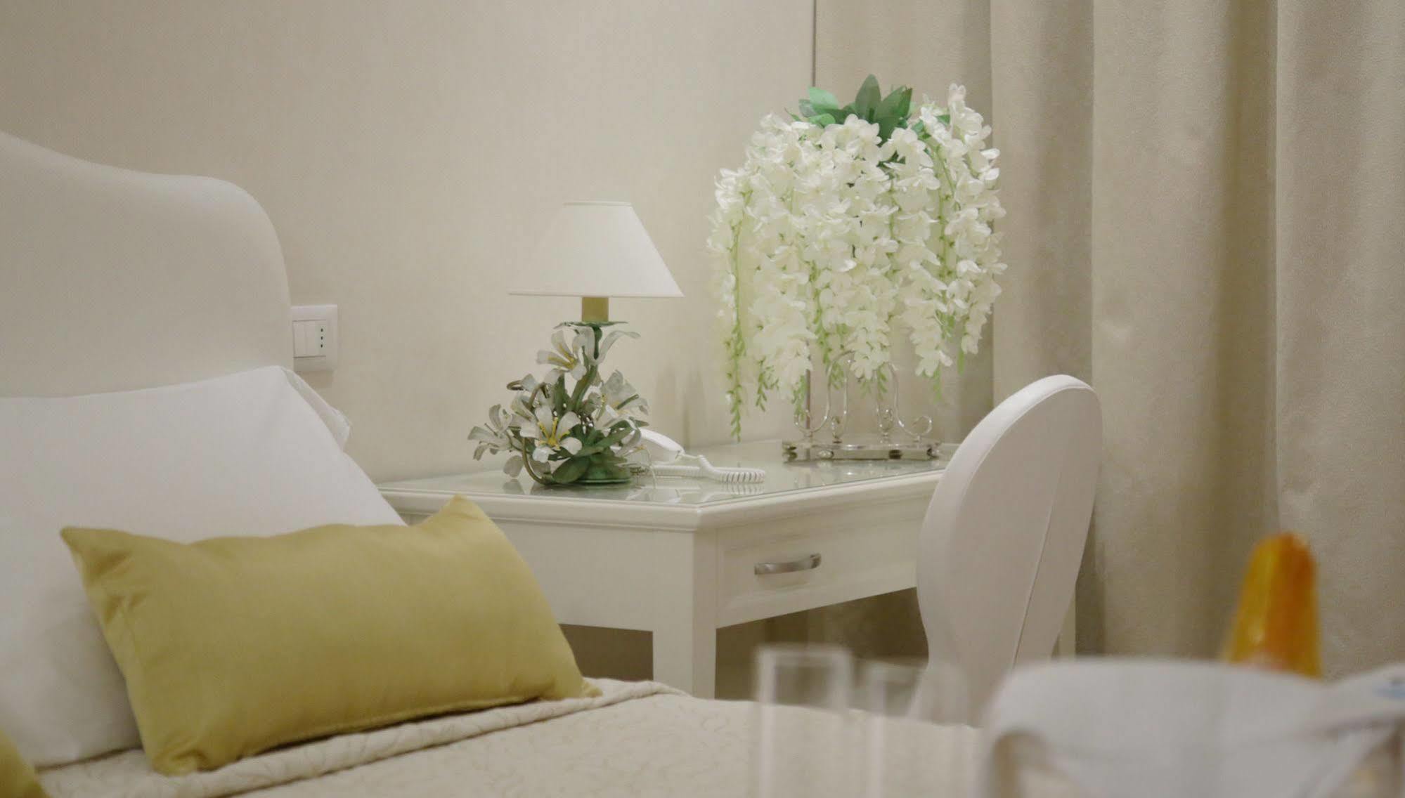 Hotel Renaissance Firenze Kültér fotó