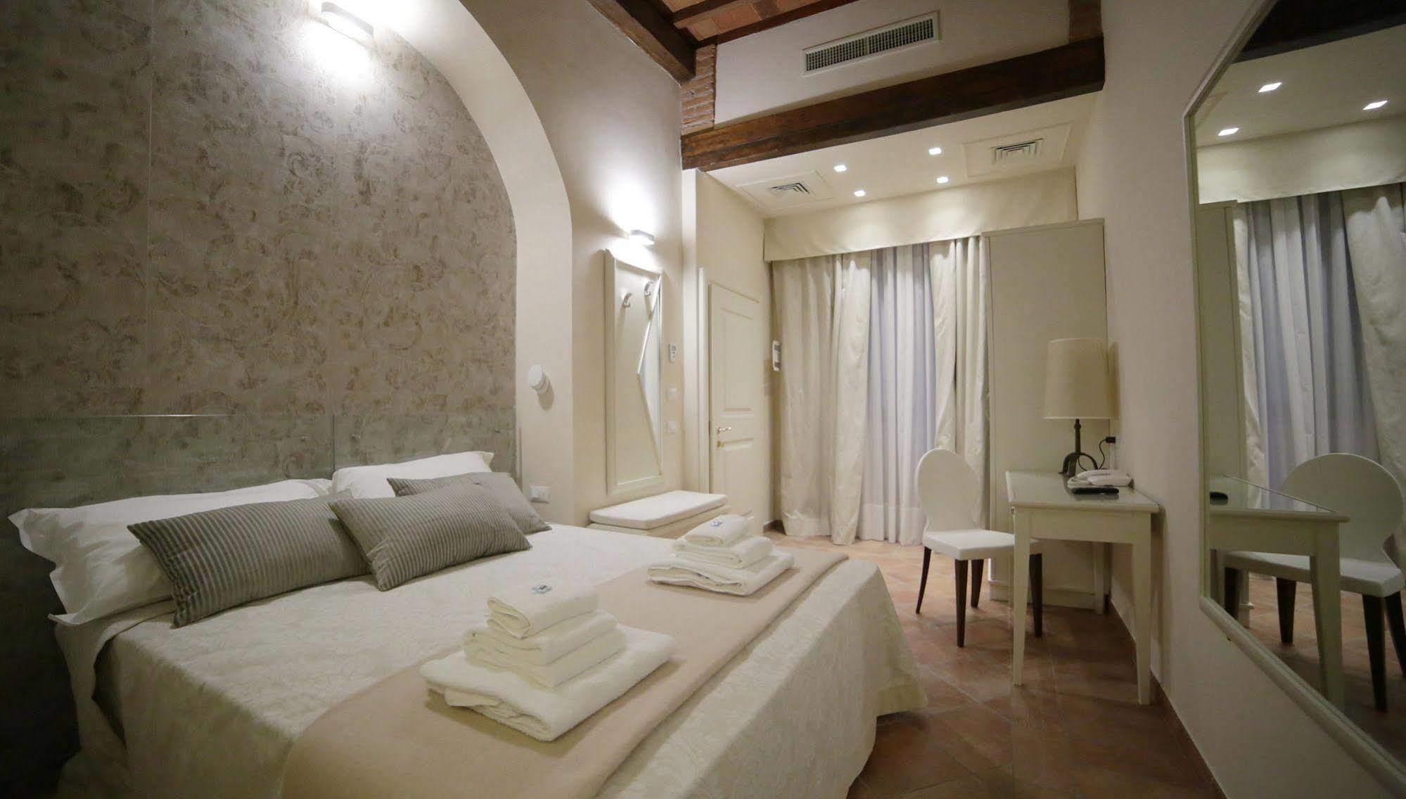 Hotel Renaissance Firenze Kültér fotó